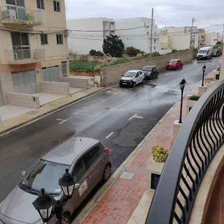 Apartment Comfortable Very Close To Ghadira Bay