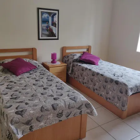 Comfortable Very Close To Ghadira Bay